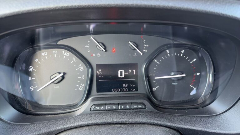Peugeot Expert 2.0 BlueHDi 180 EAT8 Premium - Image 12 (July 7, 2026)