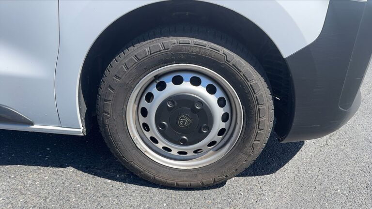 Peugeot Expert VU 2.0 BlueHDi 145 Standard - Image 17 (July 7, 2026)