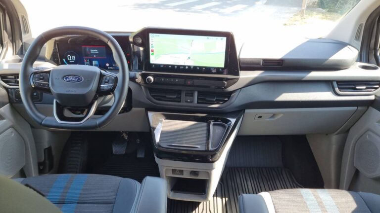 Ford Transit Custom Fourgon VU 2.0 EcoBlue 170 BVA8 Cabine Approfondie Sport – Automatique Entretien constructeur - Image 11 (July 7, 2026)
