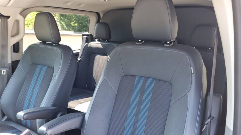 Ford Transit Custom Fourgon VU 2.0 EcoBlue 170 BVA8 Cabine Approfondie Sport – Automatique Entretien constructeur - Image 09 (July 7, 2026)