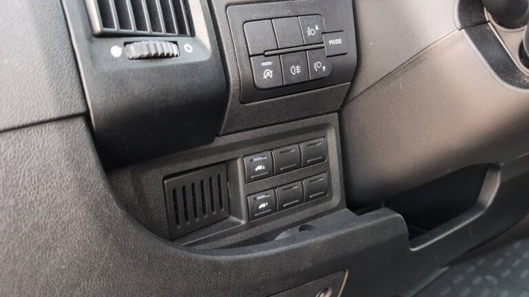 Citroën Jumper Fourgon 2.2 BlueHDi 140 Control – 3 places - Image 13 (July 7, 2026)