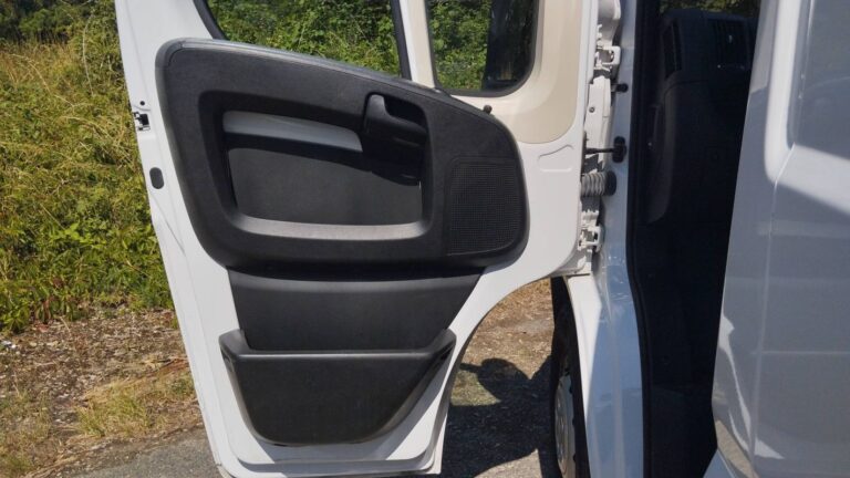 Opel Movano VU 2.2 CDTi 165 Pack Business - Image 07 (July 7, 2026)