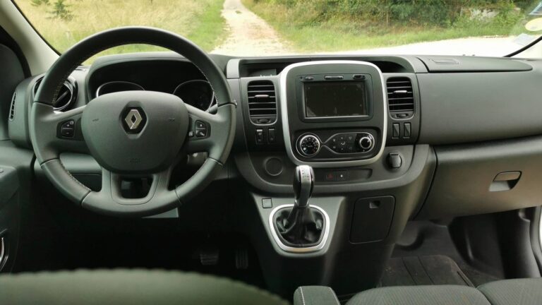 Renault Trafic Cabine Approfondie 2.0 dCi 170 BVA8 Grand Confort – Automatique Entretien constructeur - Image 11 (July 7, 2026)