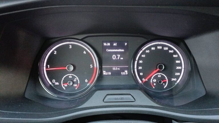 Volkswagen Transporter 2.0 TDI 150 DSG7 Business – Automatique - Image 12 (July 7, 2026)