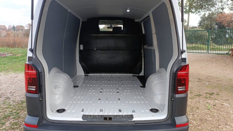Volkswagen Transporter 2.0 TDI 150 DSG7 Business – Automatique - Image 14 (July 7, 2026)