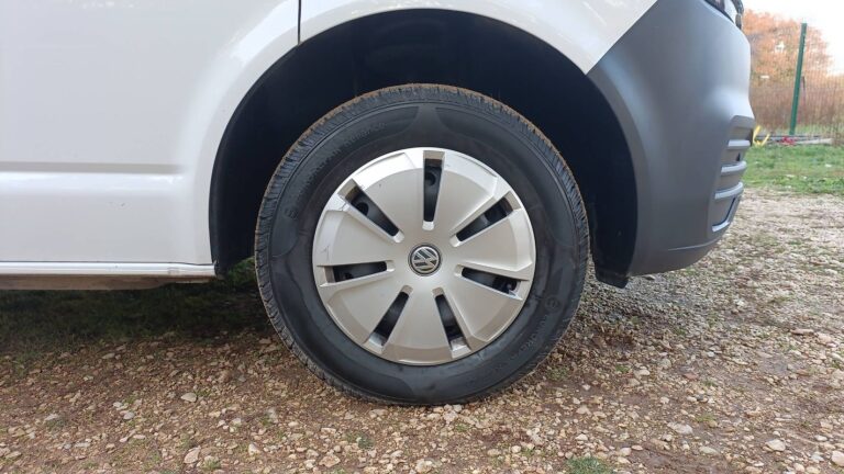 Volkswagen Transporter 2.0 TDI 150 DSG7 Business – Automatique - Image 17 (July 7, 2026)