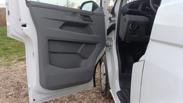 Volkswagen Transporter 2.0 TDI 150 DSG7 Business – Automatique - Image 07 (July 7, 2026)