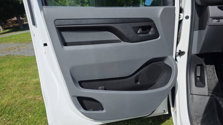 Citroën Jumpy VU 2.0 BlueHDi 180 EAT8 Club – Automatique Entretien constructeur - Image 07 (July 7, 2026)