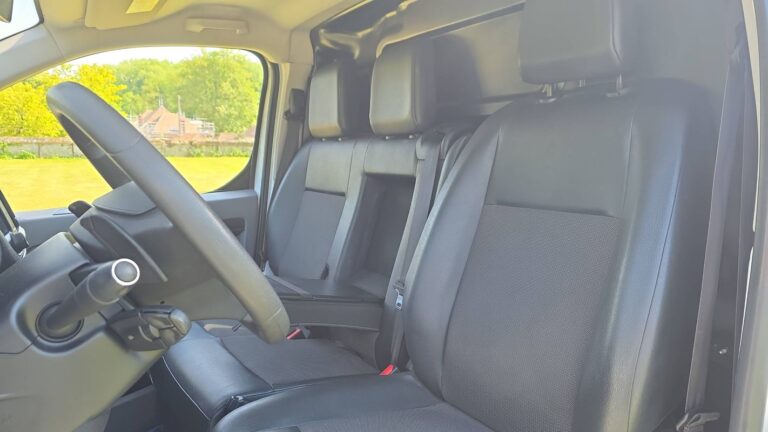 Citroën Jumpy VU 2.0 BlueHDi 180 EAT8 Club – Automatique Entretien constructeur - Image 09 (July 7, 2026)