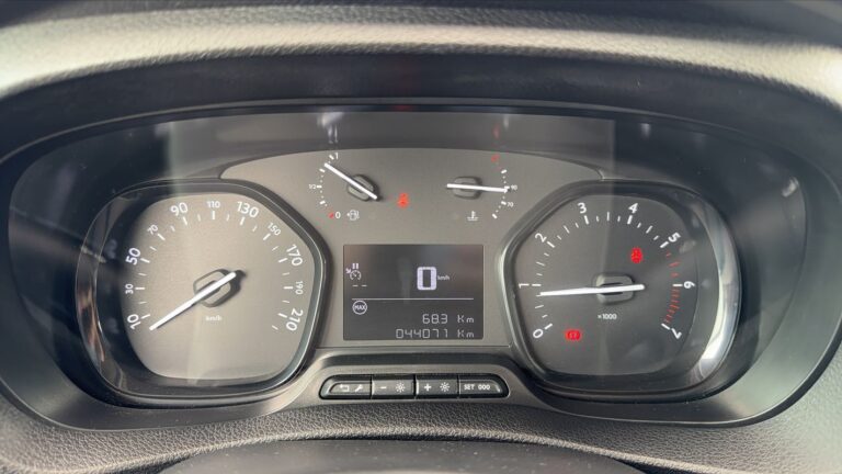 Peugeot Expert 2.0 BlueHDi 145 Asphalt - Image 12 (July 7, 2026)