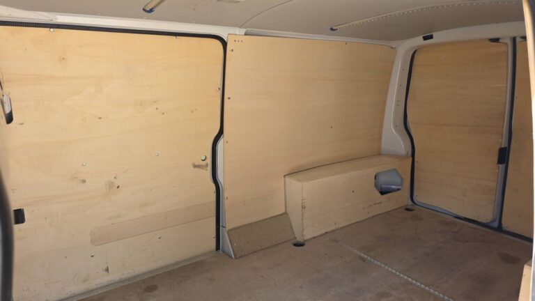Volkswagen Transporter VU 2.0 TDI 150 DSG7 Business Line - Image 09 (July 7, 2026)
