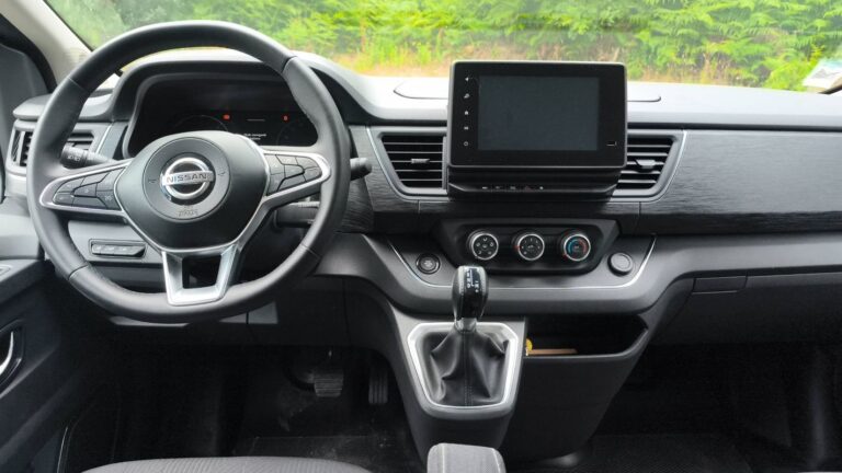 Nissan NV300 2.0 dCi 150 DCT6 N-Connecta – 9 places Automatique - Image 11 (July 7, 2026)