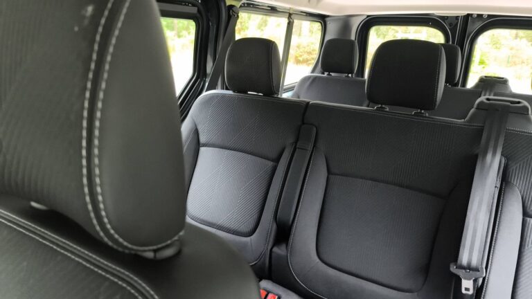 Nissan NV300 2.0 dCi 150 DCT6 N-Connecta – 9 places Automatique - Image 09 (July 7, 2026)
