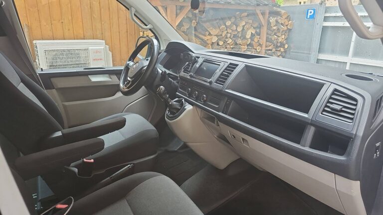 Volkswagen Transporter 2.0 TDI 204 T6 Business Line – 5 places - Image 10 (July 7, 2026)