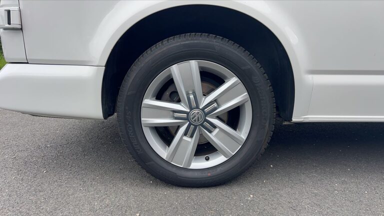 Volkswagen Transporter Fourgon VI 2.0 TDi 180 DSG7 Business Line – 5 places Automatique - Image 16 (July 7, 2026)