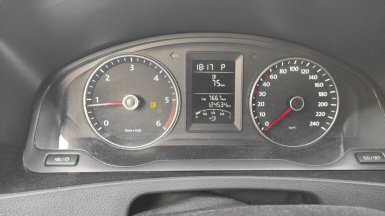 Volkswagen Transporter V 2.0 TDI 140 DSG7 Rockton Equipé « p.m.r. » – Automatique - Image 12 (July 7, 2026)