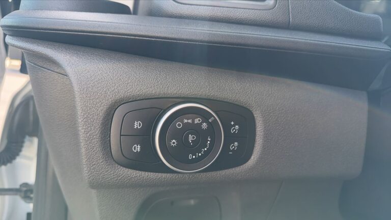 Ford Transit Custom Fourgon 2.0 TDCi 170 Trail - Image 13 (July 7, 2026)