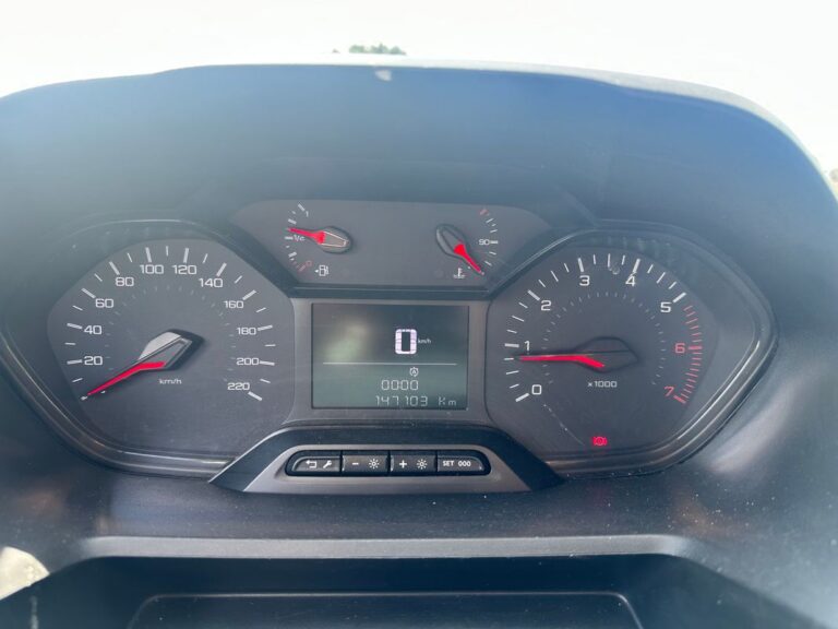 Peugeot Partner VU 1.5 BlueHDi 130 Confort Standard 650kg - Image 12 (July 7, 2026)