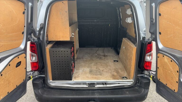 Peugeot Partner VU 1.5 BlueHDi 130 Confort Standard 650kg - Image 14 (July 7, 2026)