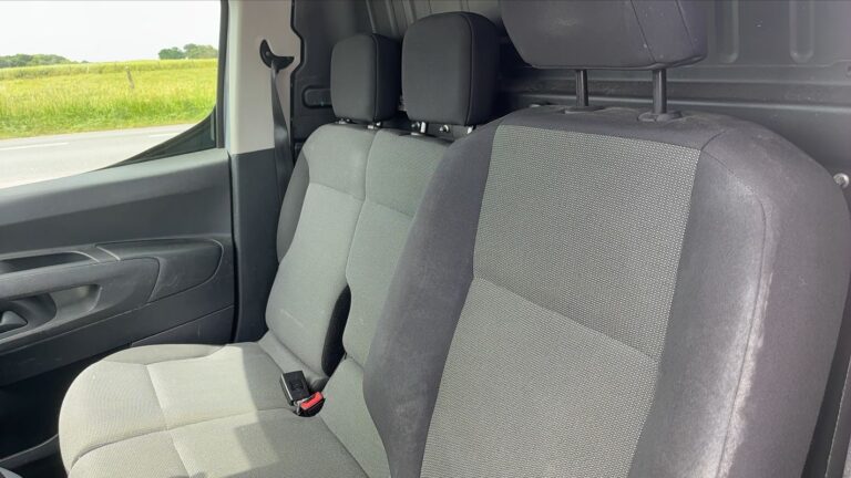 Peugeot Partner VU 1.5 BlueHDi 130 Confort Standard 650kg - Image 09 (July 7, 2026)