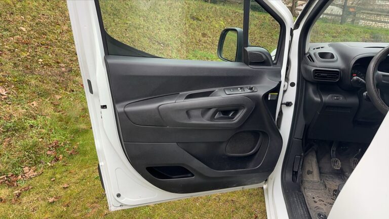 Citroën Berlingo VU 1.5 BlueHDi 100 Club - Image 07 (July 8, 2026)