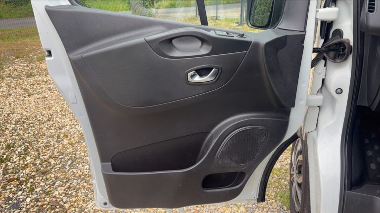 Renault Trafic III 2.0 dCi 145 Grand Confort – 3 places - Image 07 (July 7, 2026)