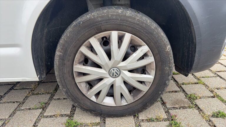 Volkswagen Transporter 2.0 TDI 110 Business Line - Image 17 (July 7, 2026)