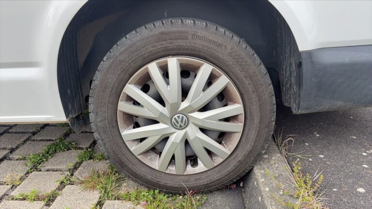 Volkswagen Transporter 2.0 TDI 110 Business Line - Image 19 (July 7, 2026)