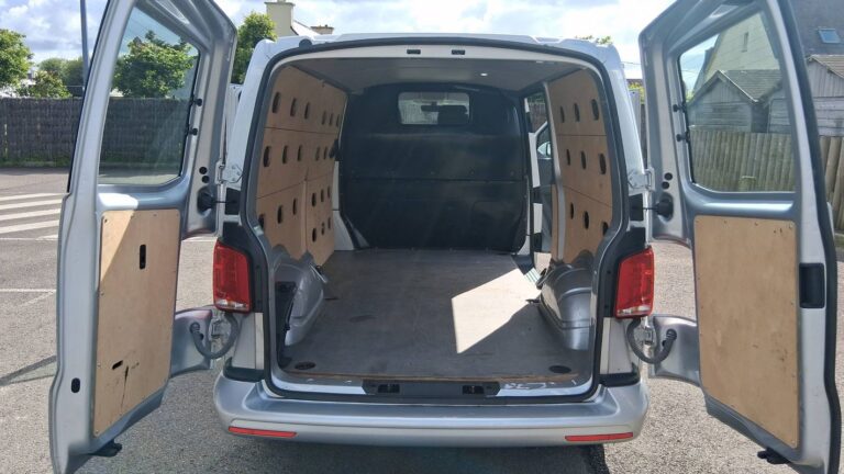 Volkswagen Transporter VU H1L2 6 2.0 TDI 150 Business - Image 14 (July 7, 2026)