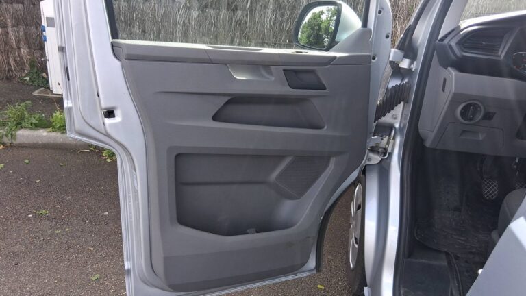 Volkswagen Transporter VU H1L2 6 2.0 TDI 150 Business - Image 07 (July 7, 2026)
