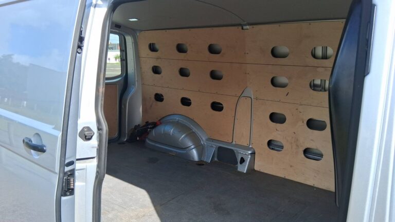 Volkswagen Transporter VU H1L2 6 2.0 TDI 150 Business - Image 09 (July 7, 2026)