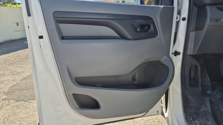 Peugeot Expert Fourgon 2.0 BlueHDi 120 Standard Premium - Image 07 (July 7, 2026)
