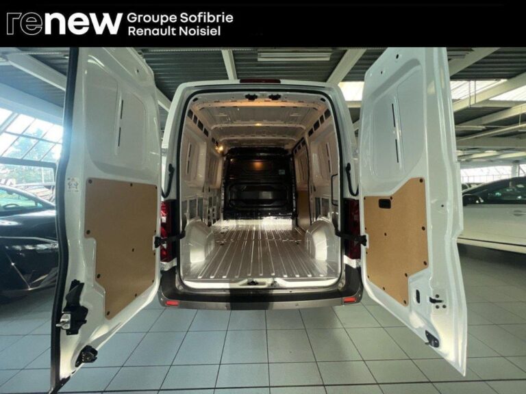Nissan Interstar FOURGON 3T5 2.0 DCI 130 N-CONNECTA - Image 06 (July 7, 2026)