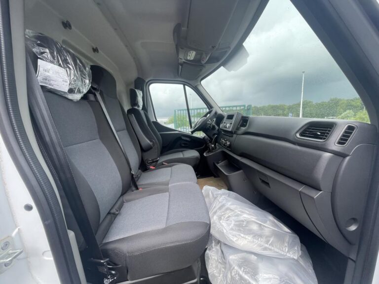 Nissan Interstar FOURGON 3T5 2.3 DCI 150 S/S ACENTA - Image 18 (July 7, 2026)