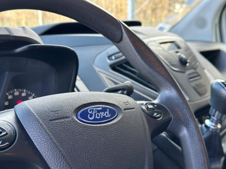 Ford Transit Custom FOURGON 2.0 TDCI 105 250 PB NE PAS VENDRE - Image 11 (July 7, 2026)