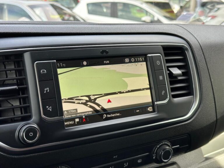Peugeot Expert FOURGON III 2.0 BLUEHDI 150 S&S COMPACT PREMIUM PACK - Image 17 (July 7, 2026)