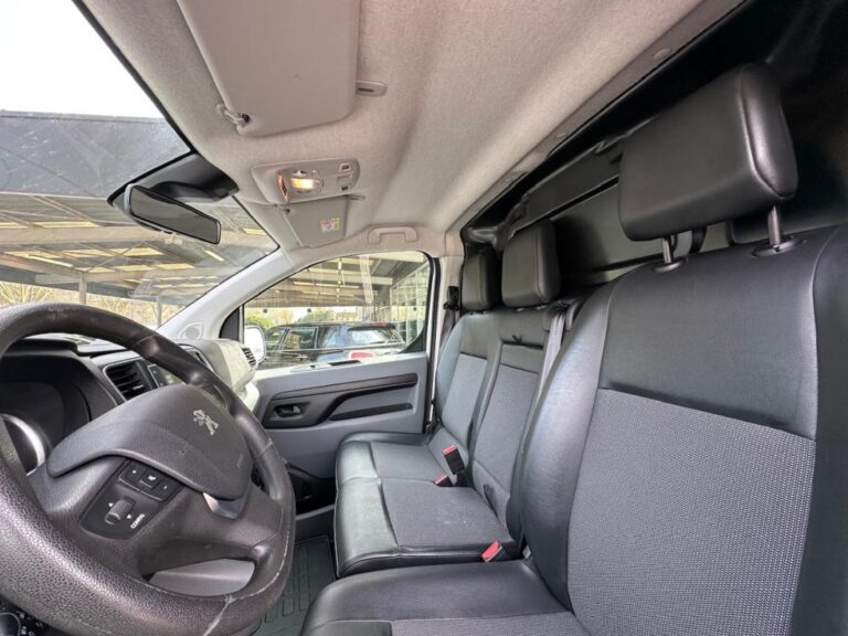 Peugeot Expert FOURGON III 2.0 BLUEHDI 150 S&S COMPACT PREMIUM PACK - Image 09 (July 7, 2026)