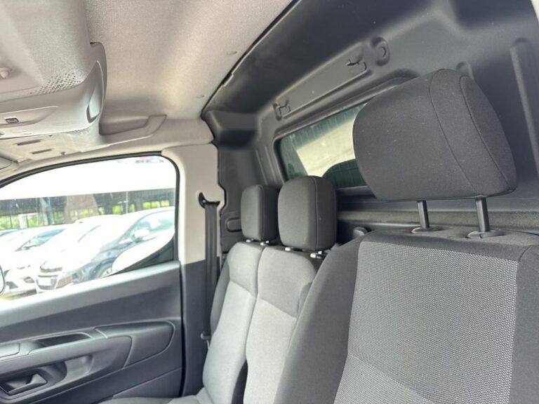Toyota Proace City FOURGON 1.5 MEDIUM 130 D-4D DYNAMIC AUTO PRIX TTC - Image 10 (July 7, 2026)