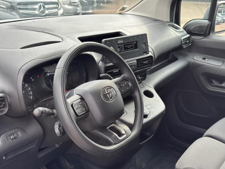 Toyota Proace City FOURGON 1.5 MEDIUM 130 D-4D DYNAMIC AUTO PRIX TTC - Image 12 (July 7, 2026)