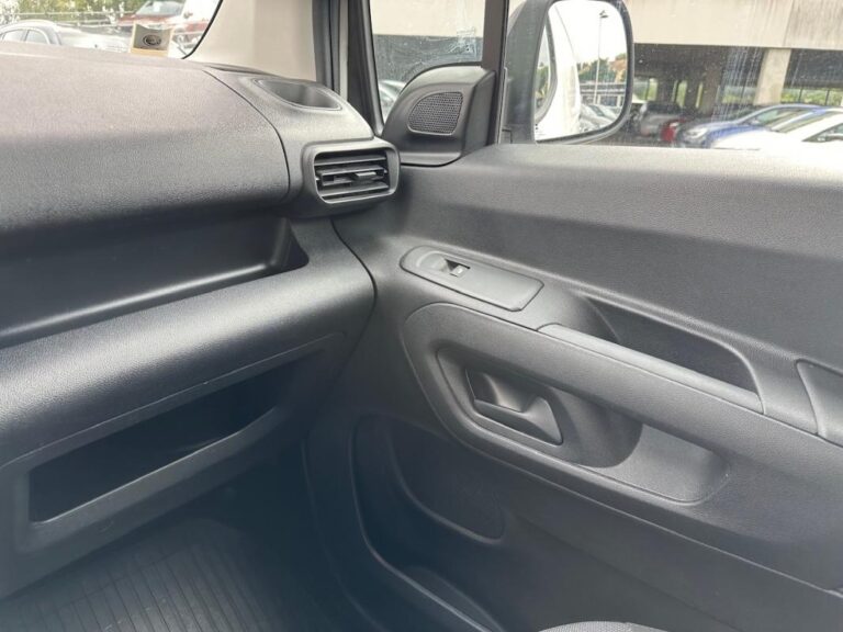 Toyota Proace City FOURGON 1.5 MEDIUM 130 D-4D DYNAMIC AUTO PRIX TTC - Image 20 (July 7, 2026)