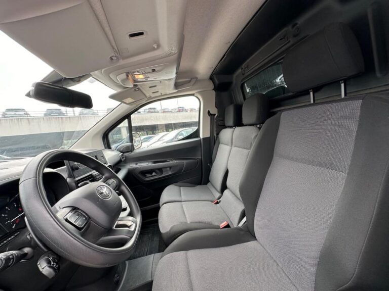 Toyota Proace City FOURGON 1.5 MEDIUM 130 D-4D DYNAMIC AUTO PRIX TTC - Image 09 (July 7, 2026)