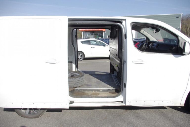 Toyota PROACE FOURGON MEDIUM 115 D-4D BVM6 DYNAMIC PRIX TTC - Image 13 (July 7, 2026)