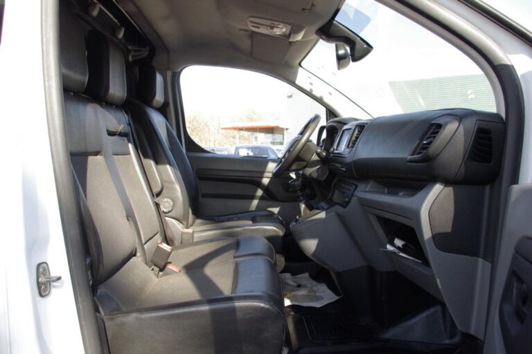 Toyota PROACE FOURGON MEDIUM 115 D-4D BVM6 DYNAMIC PRIX TTC - Image 03 (July 7, 2026)