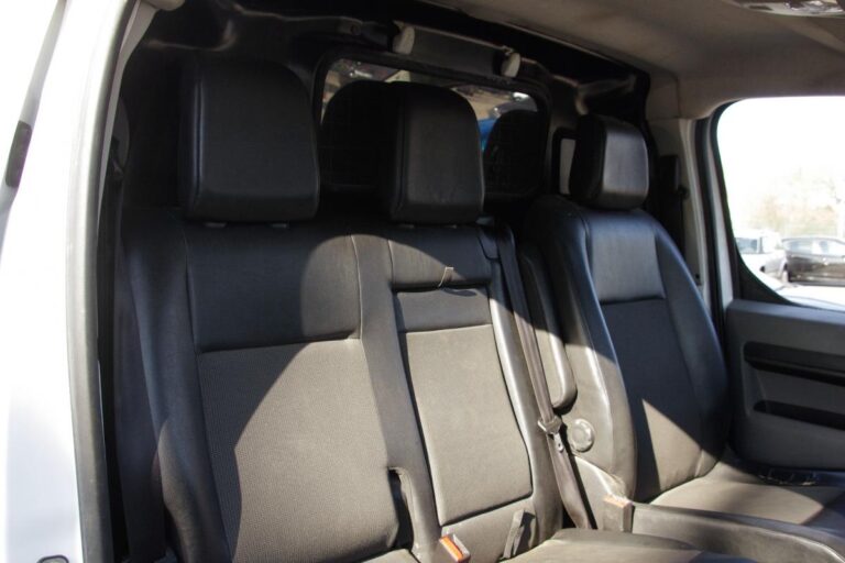 Toyota PROACE FOURGON MEDIUM 115 D-4D BVM6 DYNAMIC PRIX TTC - Image 04 (July 7, 2026)