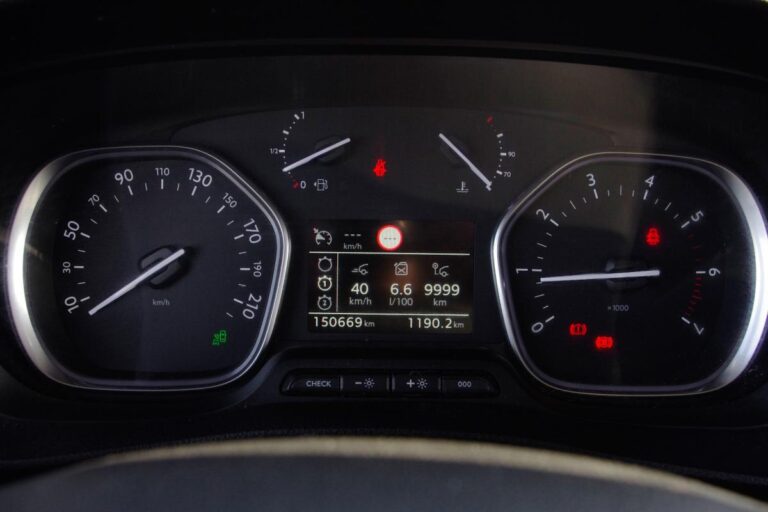 Toyota PROACE FOURGON MEDIUM 115 D-4D BVM6 DYNAMIC PRIX TTC - Image 05 (July 7, 2026)