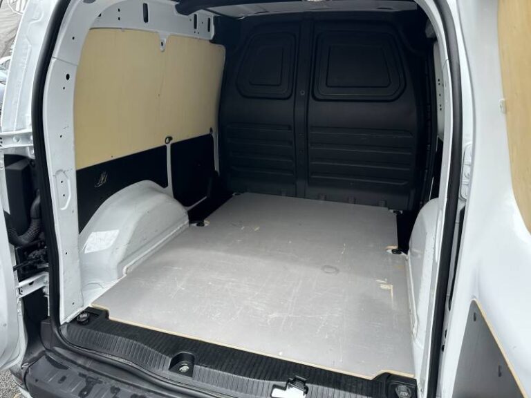 Nissan Townstar FOURGON L1 TCE 130 BVM N-CONNECTA - Image 14 (July 7, 2026)