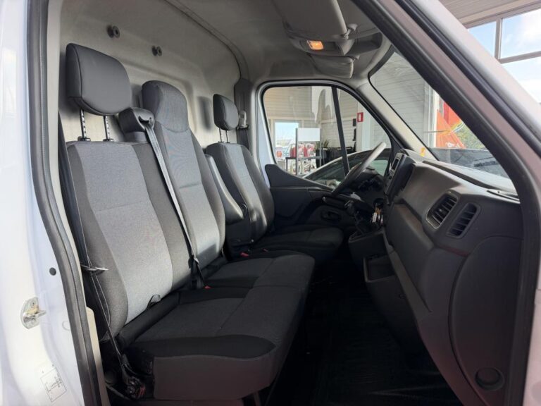 Nissan NV400 2021 – Diesel Boîte manuelle FOURGON 2.3 DCI 135 3T3 OPTIMA - Image 12 (July 7, 2026)