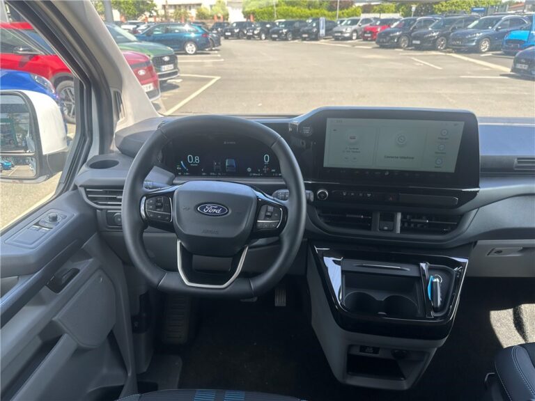 Ford Transit Custom Fourgon II CABINE APPROFONDIE CA 320 2.0 ECOBLUE 170 CH BVA8 SPORT - Image 13 (July 7, 2026)