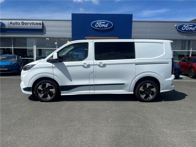 Ford Transit Custom Fourgon II CABINE APPROFONDIE CA 320 2.0 ECOBLUE 170 CH BVA8 SPORT - Image 02 (July 7, 2026)