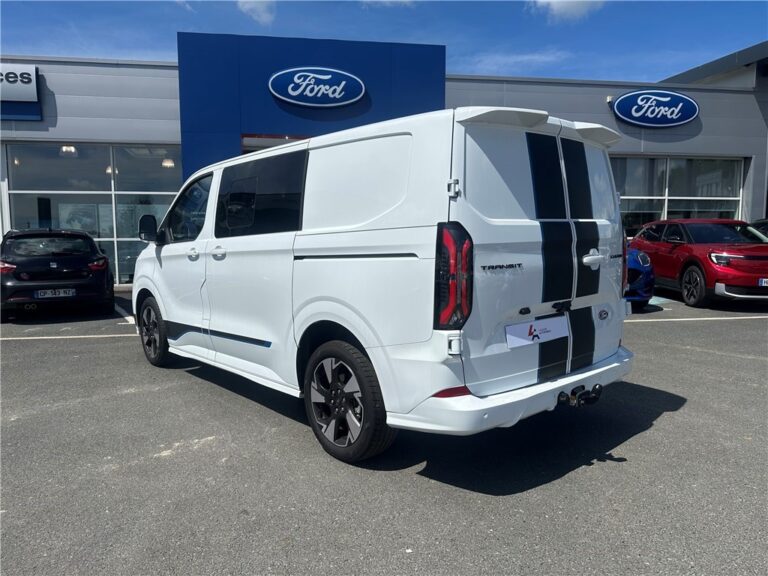 Ford Transit Custom Fourgon II CABINE APPROFONDIE CA 320 2.0 ECOBLUE 170 CH BVA8 SPORT - Image 03 (July 7, 2026)